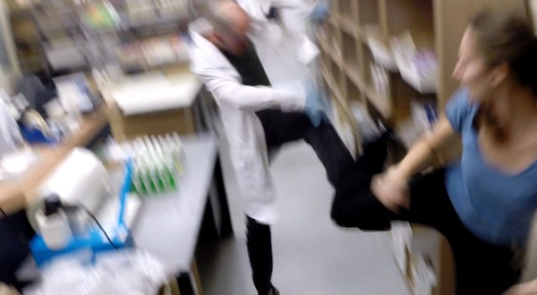按X免于一死.Press X to Not Die_3